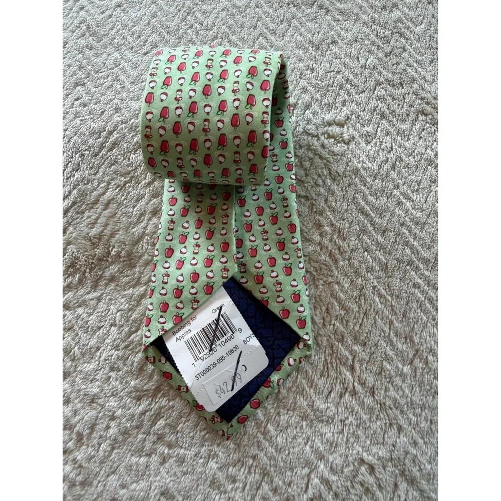 Vineyard Vines Boys Silk Tie Green Bobbing for Apples Pattern Necktie 48 Inch